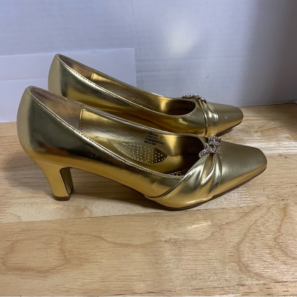Angel Steps Gold Pointed Toe Gem Detailed Heel Shoes‎ Size 8M Preowned